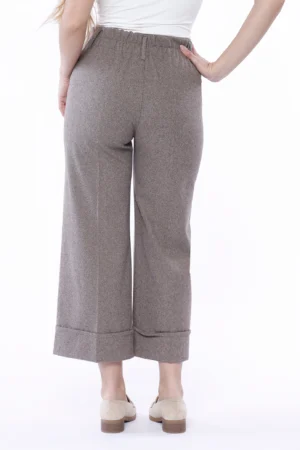 PANTALONE a palazzo con orlo alto alle caviglie chiusura a bottoni e passanti alla cintura