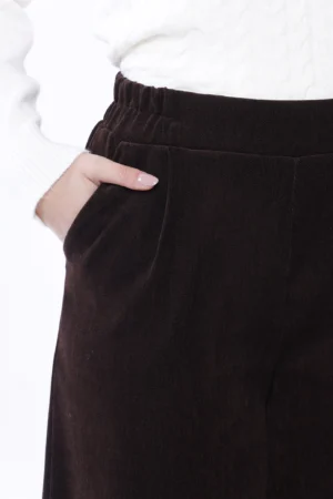 PANTALONE wide leg con comode tasche e chiusura a elastico