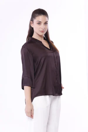 CAMICIA ampia con maniche a kimono e colletto alla coreana aperto sul davanti