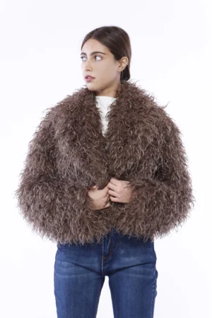 CAPPOTTO corto in pelliccia riccia con collo reverse e chiusura a occhiello