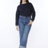 PANTALONE in denim con bottone di chiusura in vita e passanti alla cintura