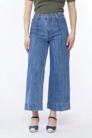 PANTALONE in denim a sigaretta con bottone di chiusura e passanti alla cintura