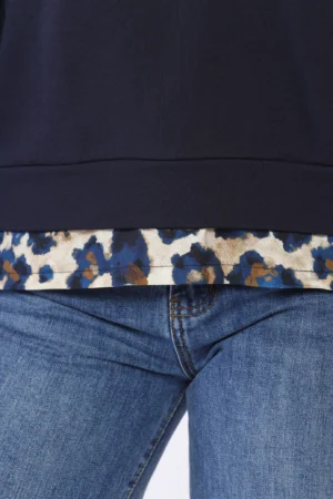 MAGLIA casual con inserto di camicia al fondo e scollo a giro ampio