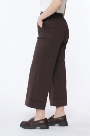 PANTALONE comodo a gamba larga con passanti alla cintura