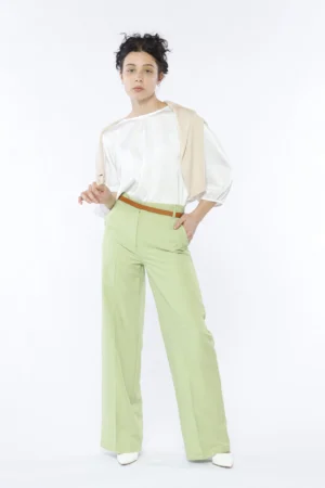 BLUSA versatile con maniche a sbuffo e scollo a giro