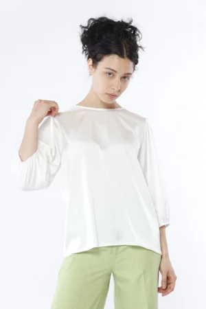 BLUSA versatile con maniche a sbuffo e scollo a giro