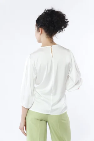 BLUSA versatile con maniche a sbuffo e scollo a giro