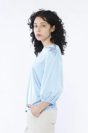 BLUSA versatile con maniche a sbuffo e scollo a giro