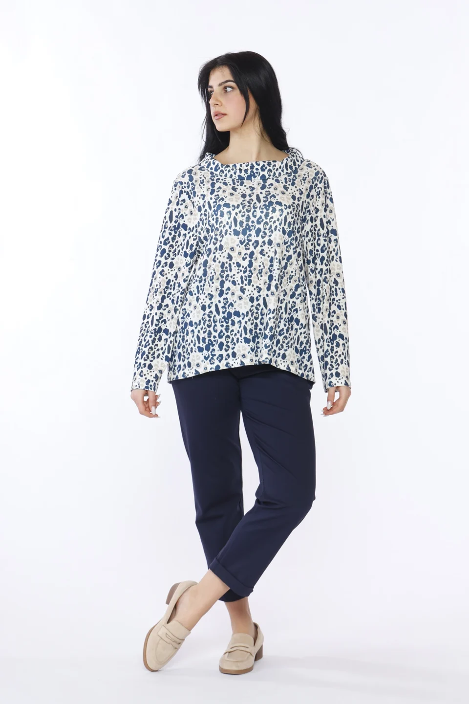 BLUSA ampia a stampa fantasia con scollo a barca rifinito da occhiello alla nuca ONEWORLD HYBRID