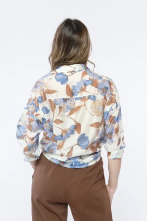 CAMICIA casual a stampa fiori con bottoncini di chiusura e colletto alla francese