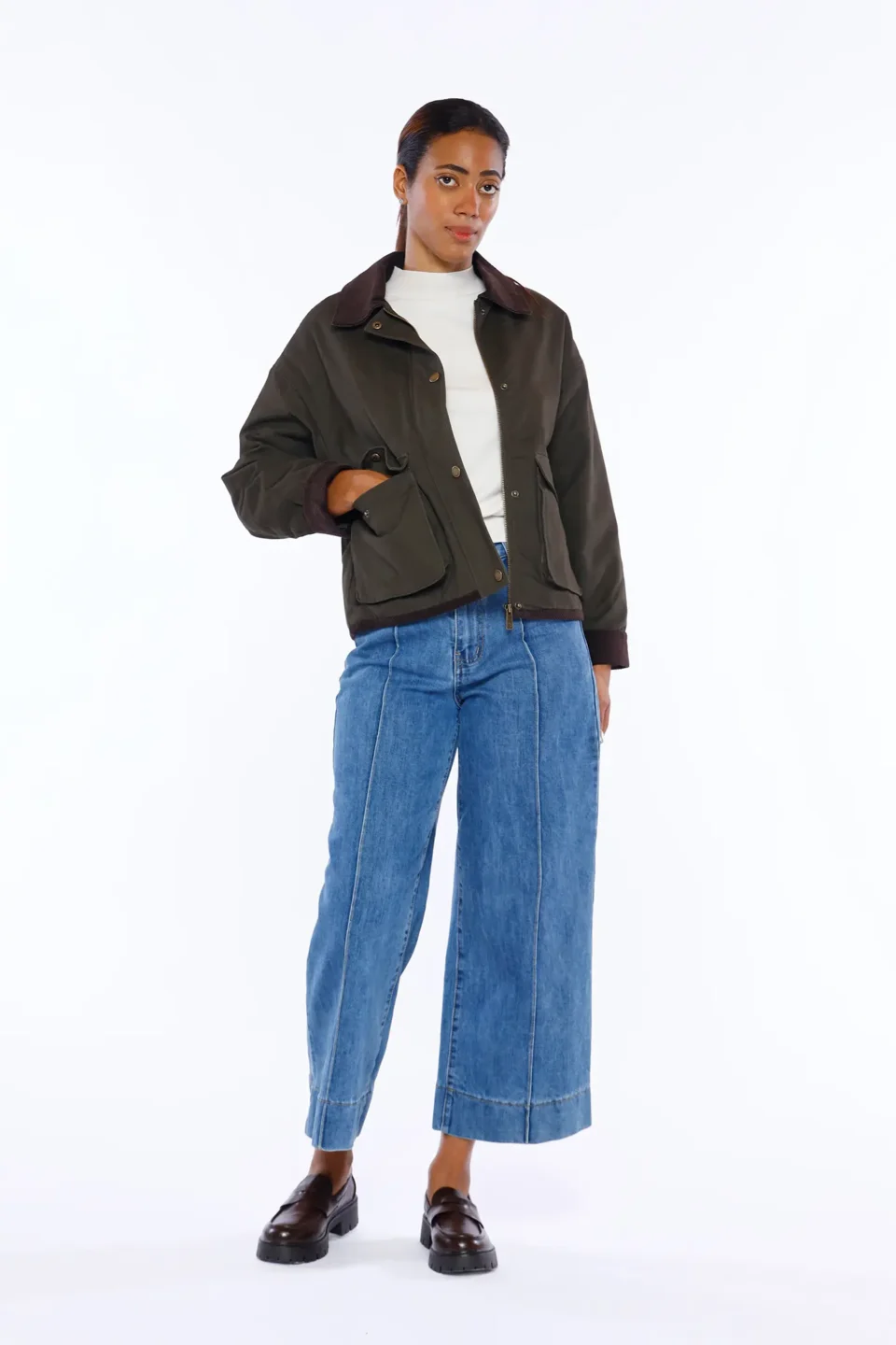 GIACCA corta tipo parka con comodi tasconi orizzontali con bottone e doppia chiusura ONEWORLD HYBRID