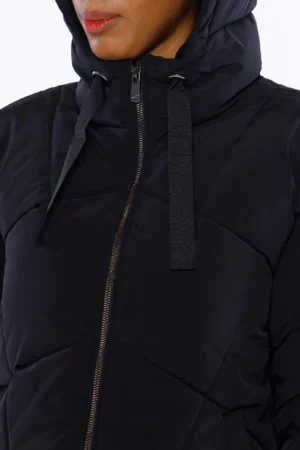 GIACCA corta con trapuntatura diagonale cappuccio regolabile con lacci e comode tasche