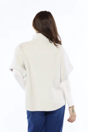 PONCHO ampio con chiusura ad alamari e manica a kimono