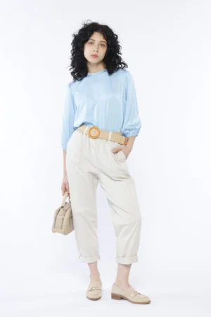 PANTALONE barrel leg con elastico di chiusura in vita e passanti alla cintura