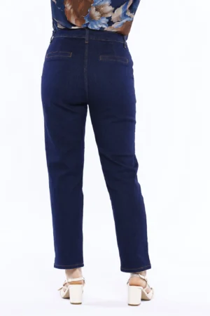 PANTALONE in denim classico con chiusura a bottone e tasche oblique