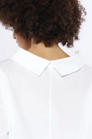 BLUSA monocolore con scollo a barca risvoltato e manica ampia