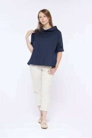 BLUSA monocolore con scollo a barca risvoltato e manica ampia