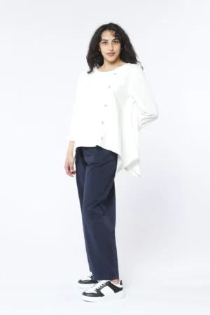 BLUSA ampia scollata a barca con cuciture asimmetriche taschino e bottoncini decorativi di tendenza