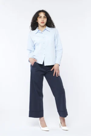 CAMICIA fresca in cotone con fondo arrotondato e taschino decorativo sul davanti