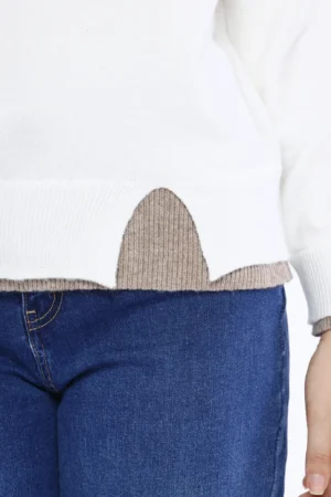 MAGLIA bicolore con orlo alto in vita e scollo a giro