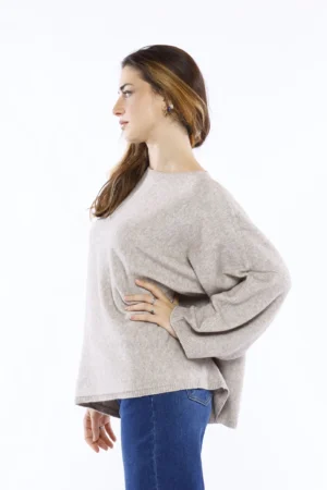 MAGLIA ampia con orli a costine e scollo a giro