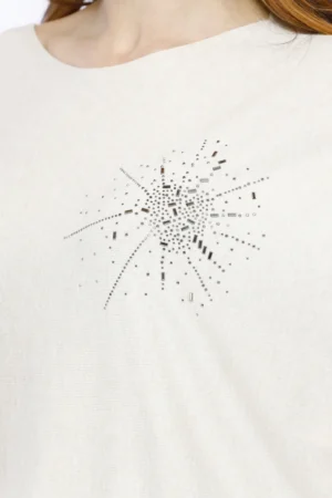 MAGLIA lunga e ampia a girocollo con elegante strass sul petto
