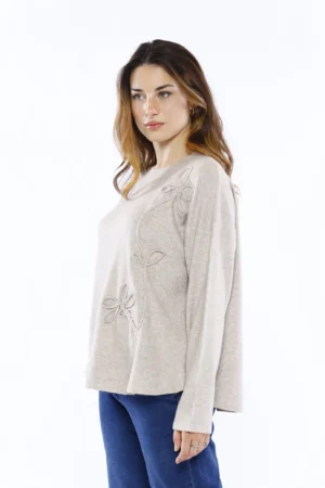 MAGLIA versatile a girocollo con graziosi fiori verticali in rilievo su un lato