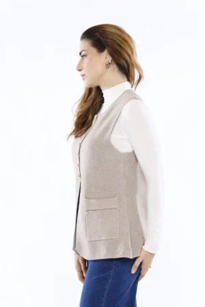 GILET primi freddi comodo e versatile con bottoni di chiusura e tasche applicate