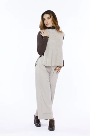 GILET in maglia con trama a costine eleganti nastri laterali e girocollo alto