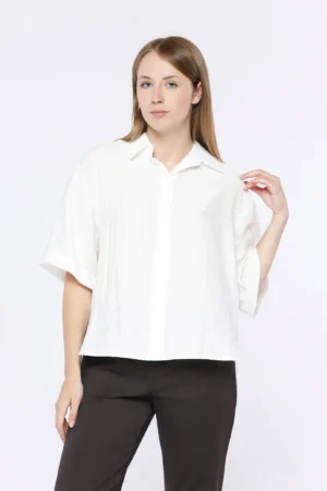 CAMICIA striata a manica corta con fondo arrotondato e spacchetti laterali