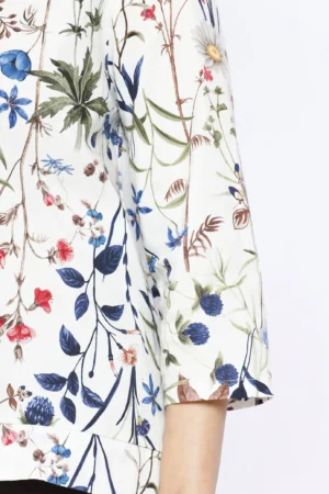 BLUSA ampia a fantasia fiori di campo con scollo a barca e manica a tre quarti