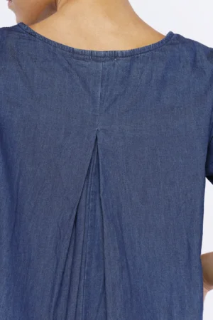 ABITO lungo con ampio scollo a giro e gonna volant