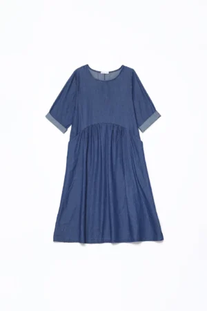 ABITO lungo con ampio scollo a giro e gonna volant