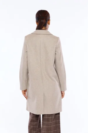 CAPPOTTO lungo versatile con collo revers comode tasche e chiusura a un bottone